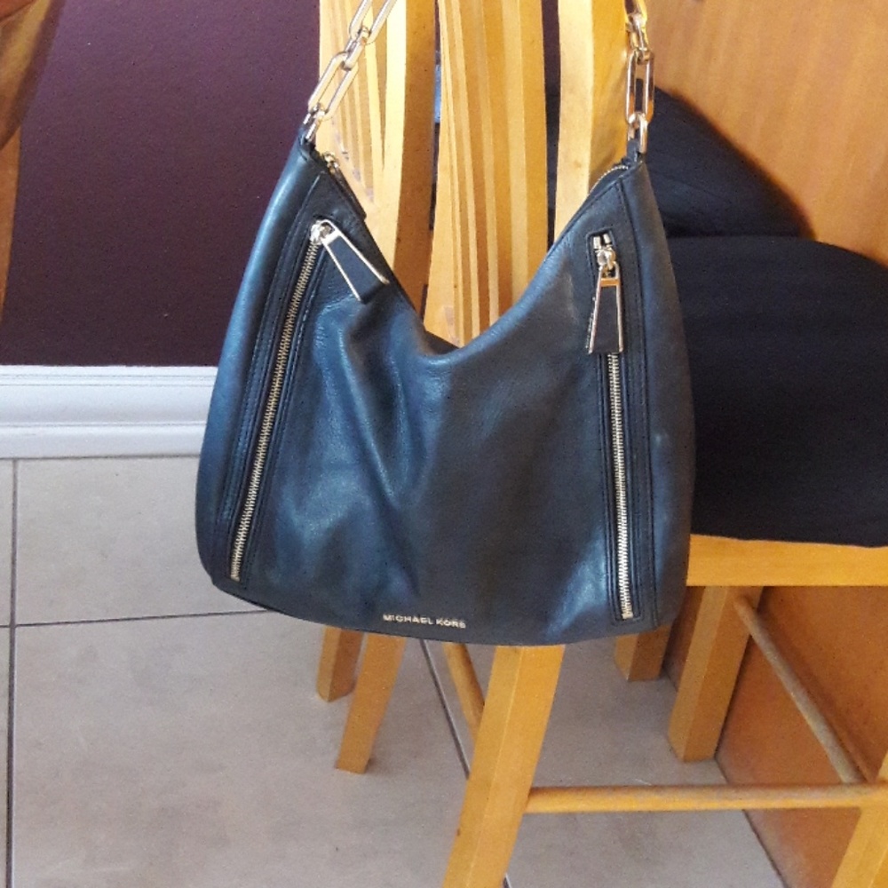 MICHAEL KORS leather handbag in black